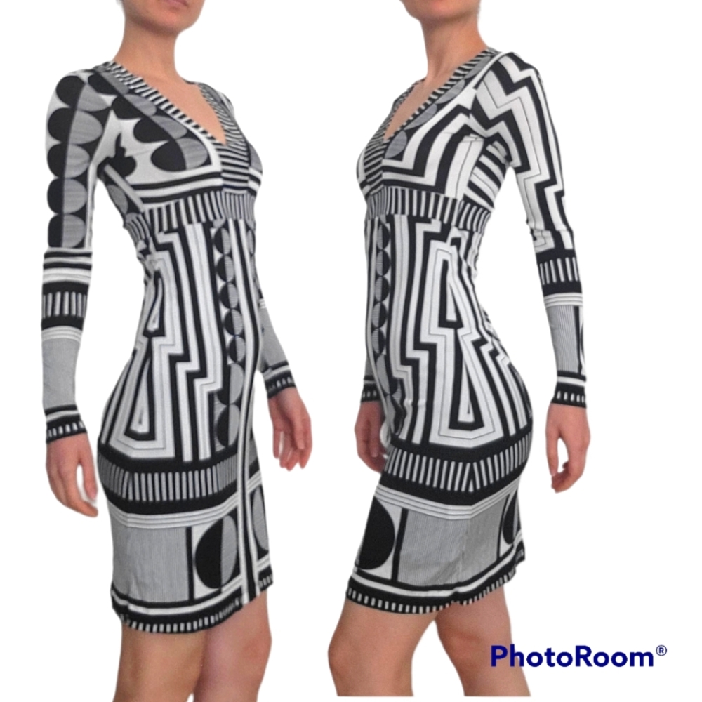 Custo Barcelona Geometric Retro Black and White Print Knit mini dress. Size 0